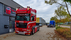 20251019-Tom-Holding-00268